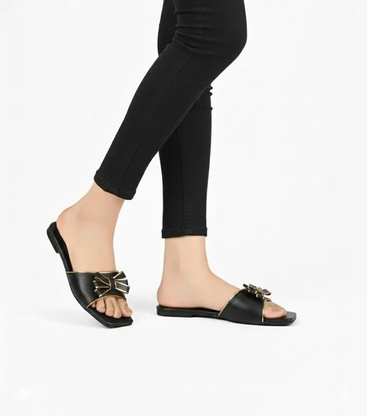 “GlamHivePK™ Classic Black Pumps – Elegant Plain Design for Women 👠 | Free Delivery 🚚”