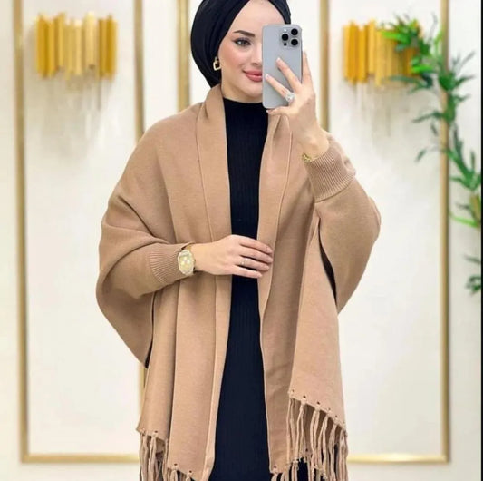 "✨Golden Glow Fleece Cape – Cozy, Chic & Ready-to-Wear!✨"