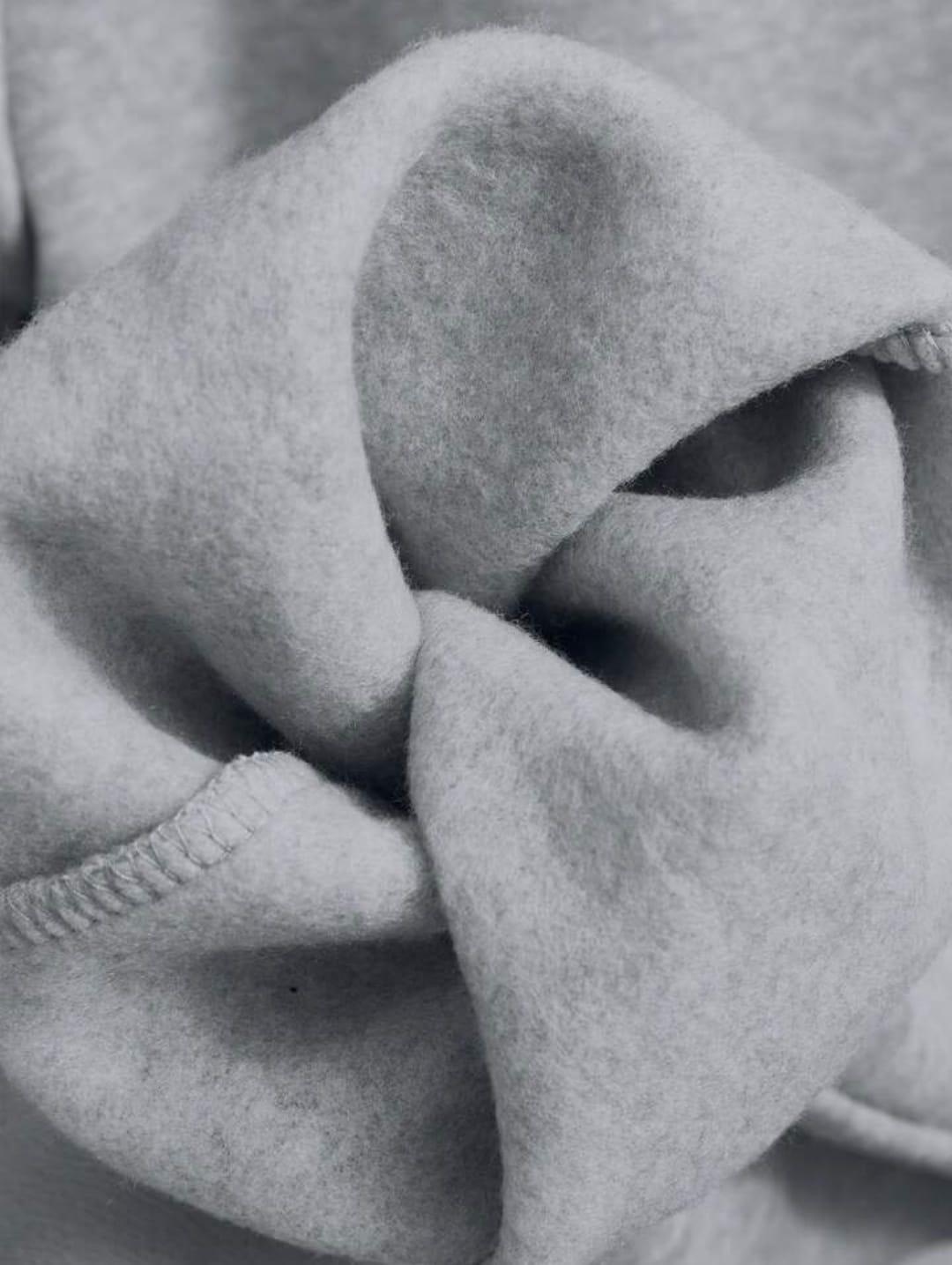 “Steel Grey Elite – Men’s Fleece Zipper Tracksuit (2-Piece Set)”