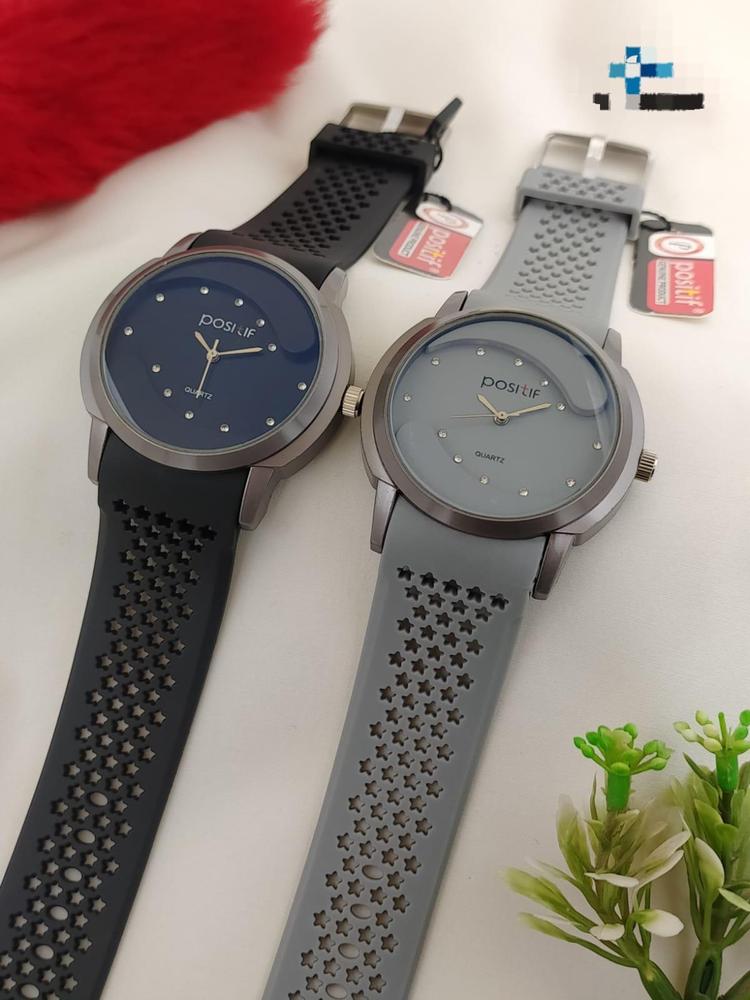 ✨ "Trendy Square Silicone Watch – Comfort Meets Unique Style"
