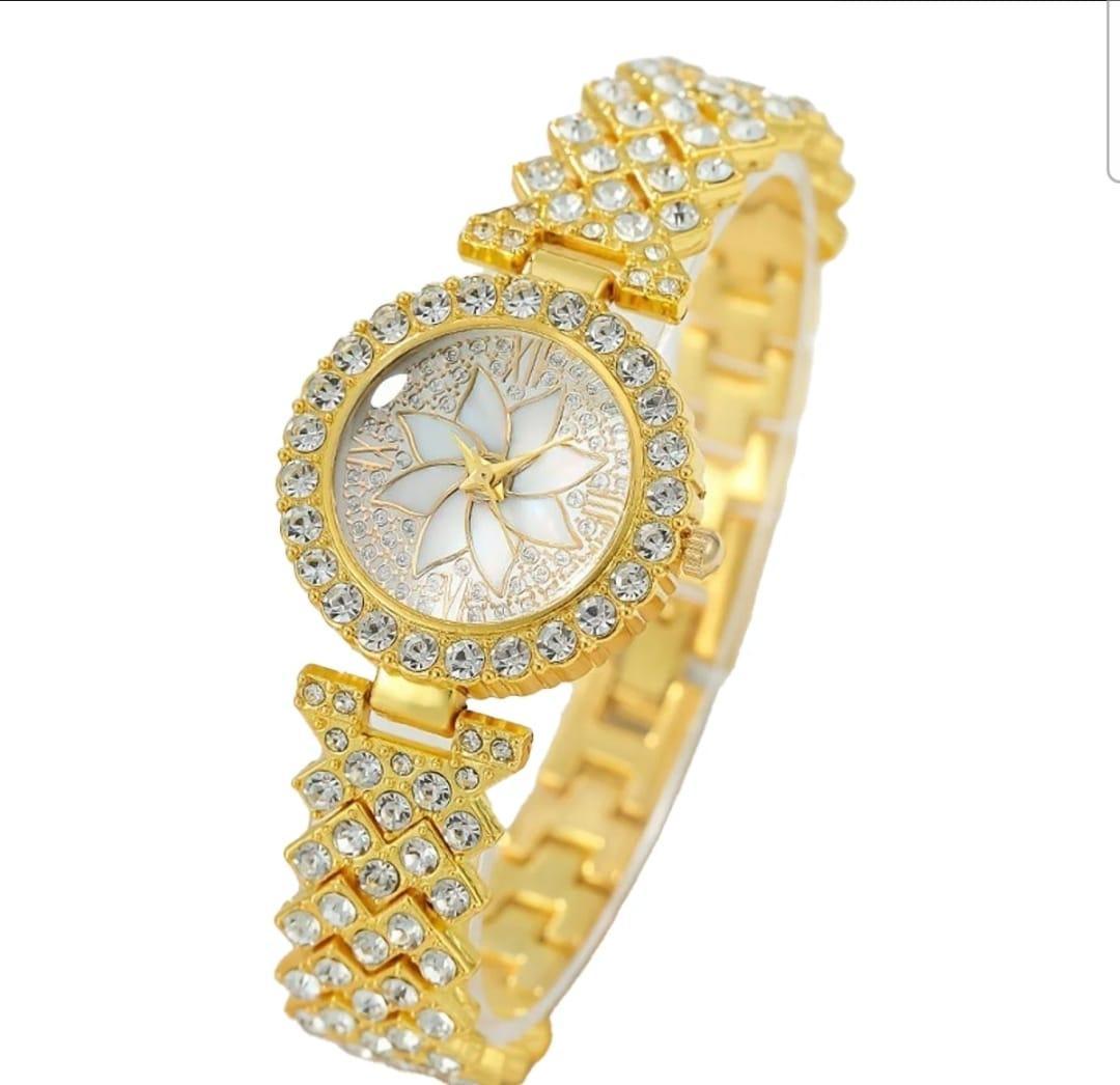 ✨ "50 % OFF Golden Stainless Steel Bracelet Watch – Luxury on Your Wrist + FREE Delivery"