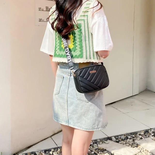 ✨ "Trendy Textured Crossbody Bag – Minimal Style, Maximum Charm + FREE Delivery"