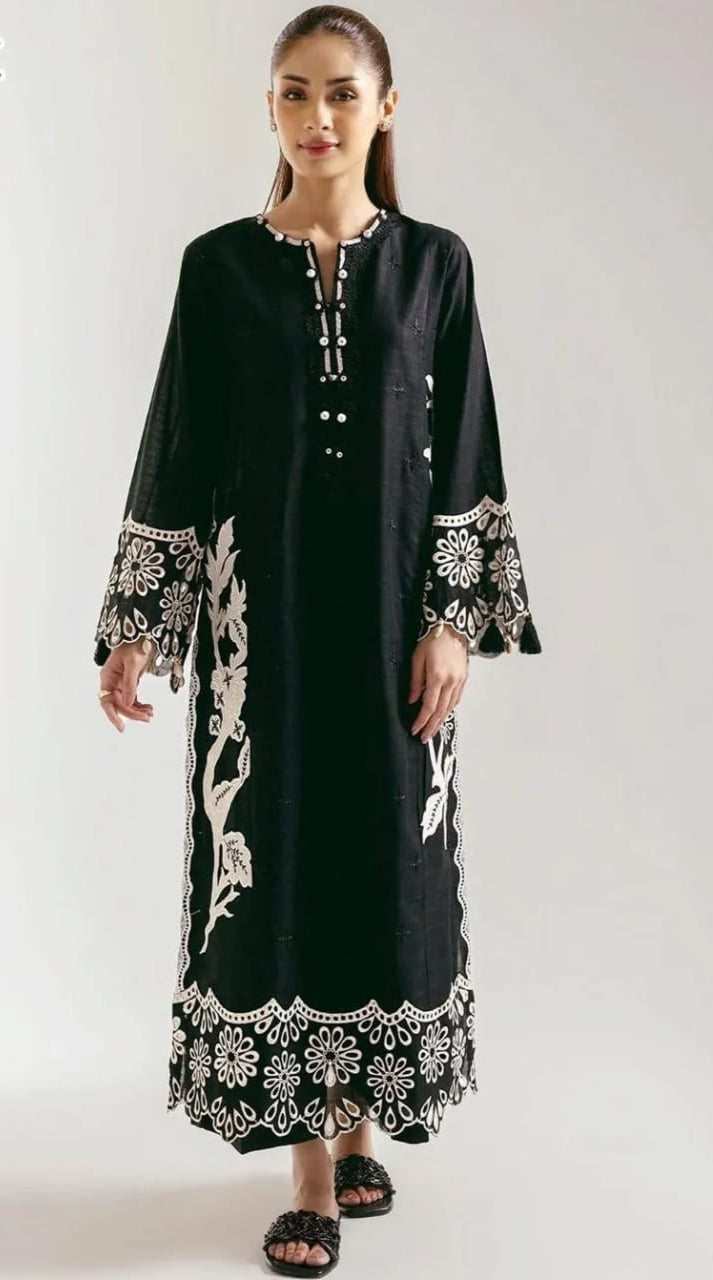 Black Dhanak Embroidered 2-Piece Winter Suit – Elegant & Timeless Style