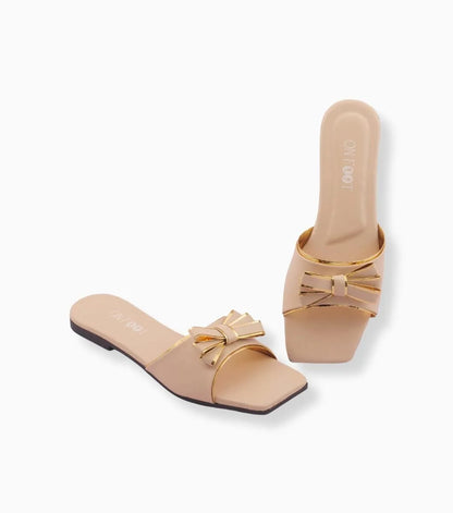 “GlamHivePK™ Off-White Rhinestone Slippers – Elegant Women’s Fancy Wear ✨ | Free Delivery 🚚”